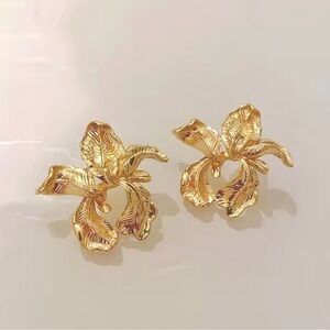 ⚜️ Elegant Gold Floral Earrings 🌺⚜️💫